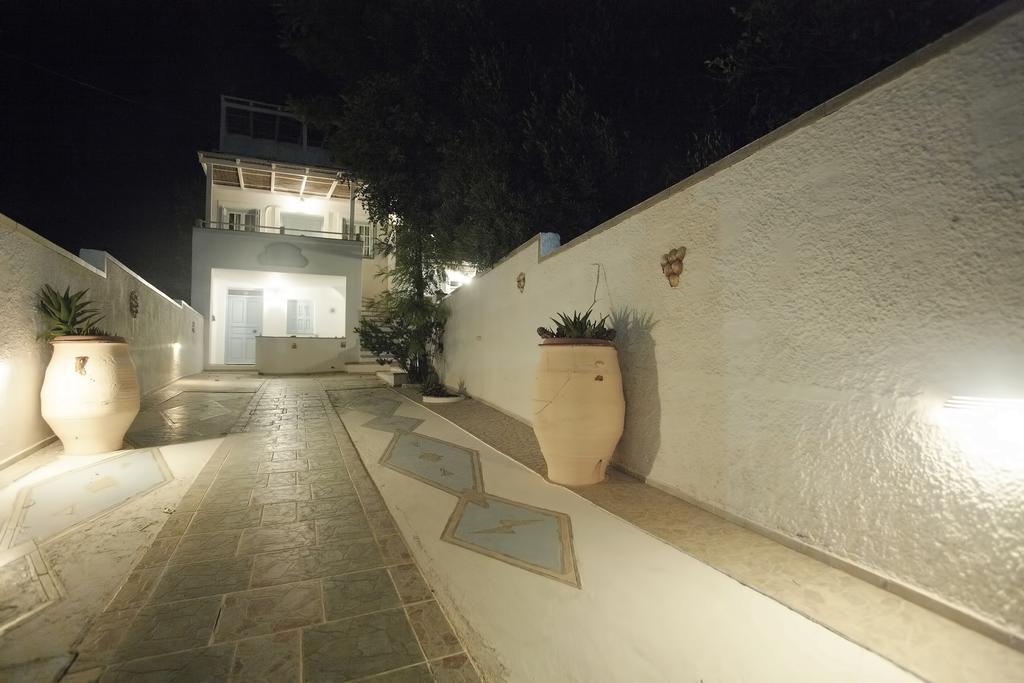 Villa Venus Adamantas  Exterior photo